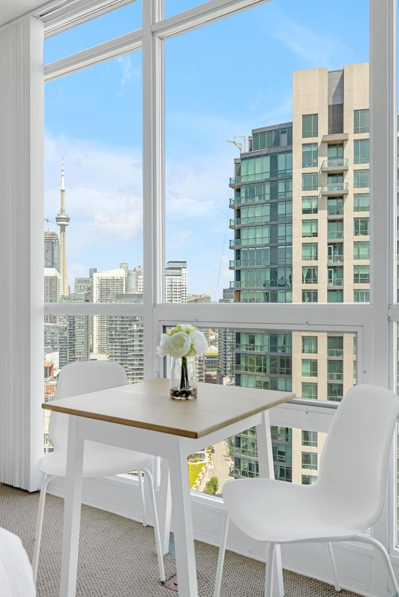 Breathtaking Lakeview Condo Free Parking Toronto Ngoại thất bức ảnh